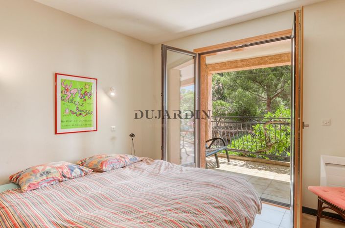 Image No.11-6 Bed House for sale