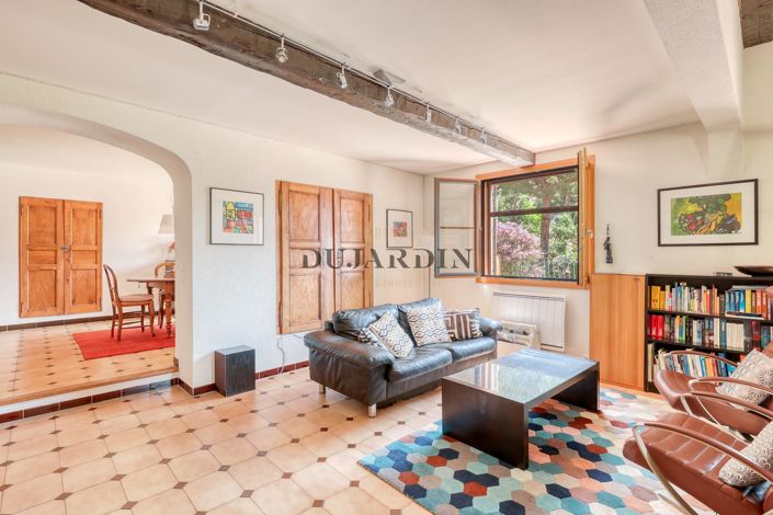 Image No.8-6 Bed House for sale