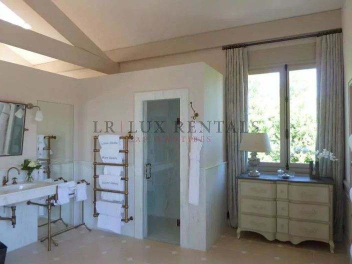 Image No.13-6 Bed House for sale