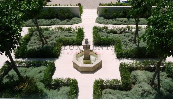 Image No.4-6 Bed House for sale