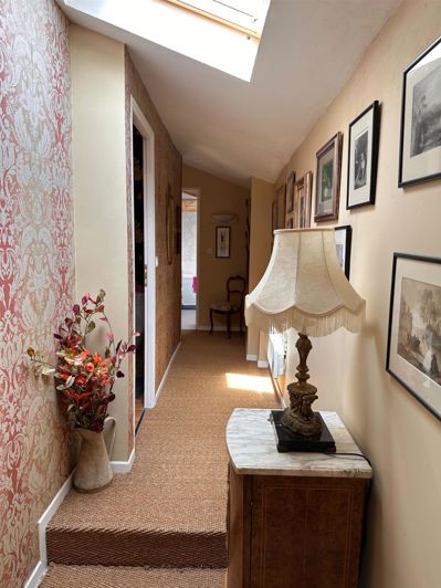 Image No.12-5 Bed House for sale