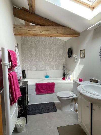 Image No.22-5 Bed House for sale