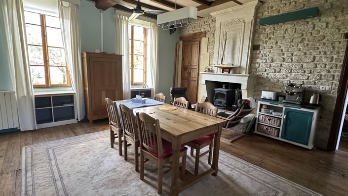 Image No.10-6 Bed House for sale