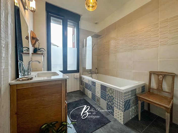 Image No.12-5 Bed House for sale