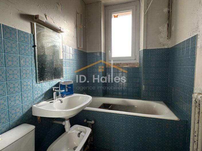 Image No.8-3 Bed House for sale