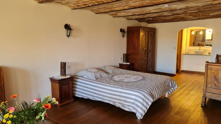 Image No.9-7 Bed House for sale