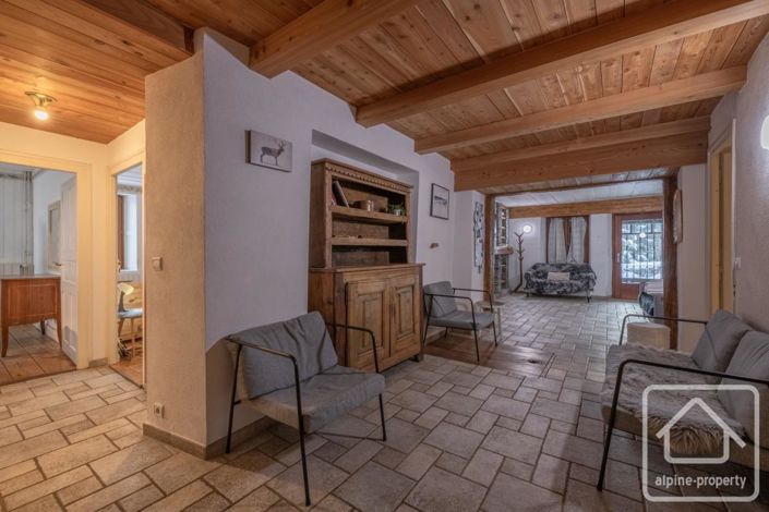 Image No.14-5 Bed Property for sale