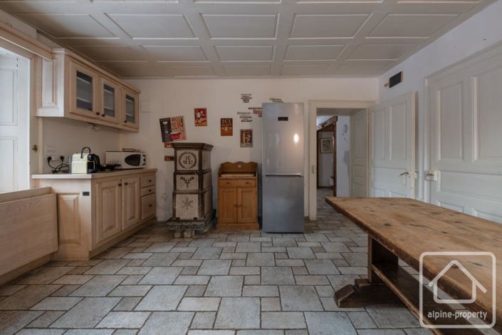 Image No.9-5 Bed Property for sale