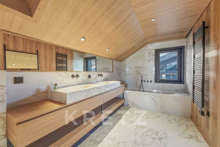 Image No.13-6 Bed House for sale