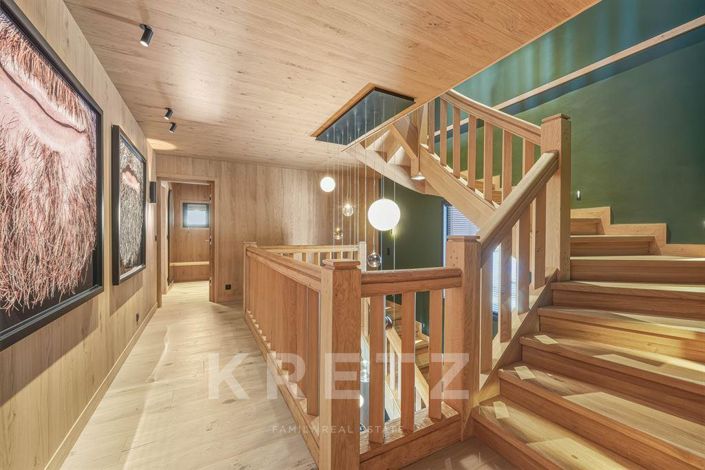 Image No.9-6 Bed House for sale