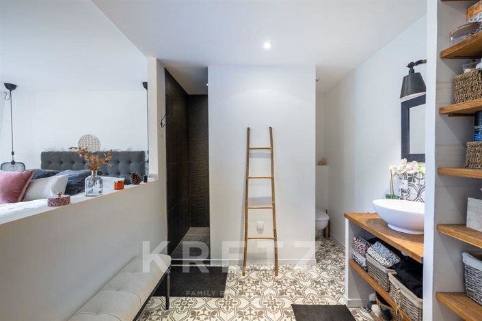 Image No.12-5 Bed House for sale