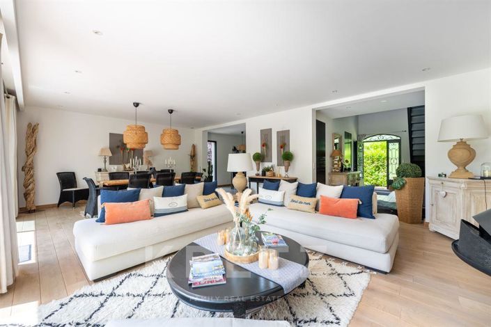 Image No.4-5 Bed House for sale