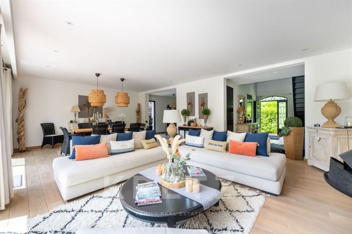 Image No.4-5 Bed House for sale