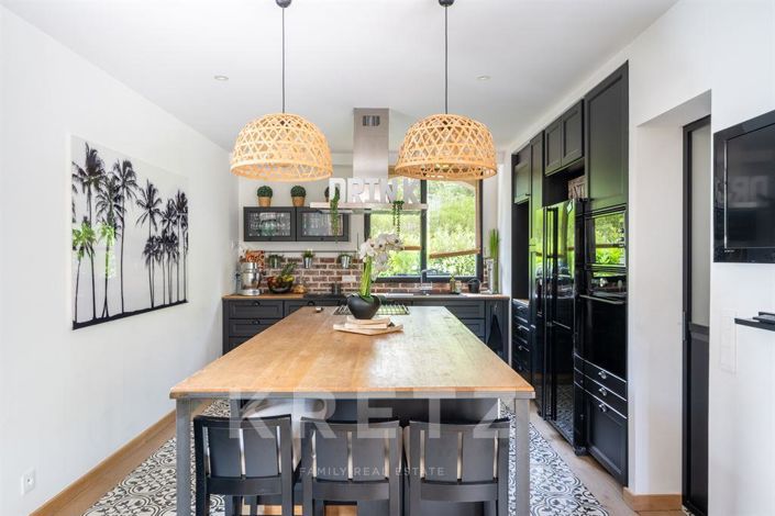 Image No.5-5 Bed House for sale