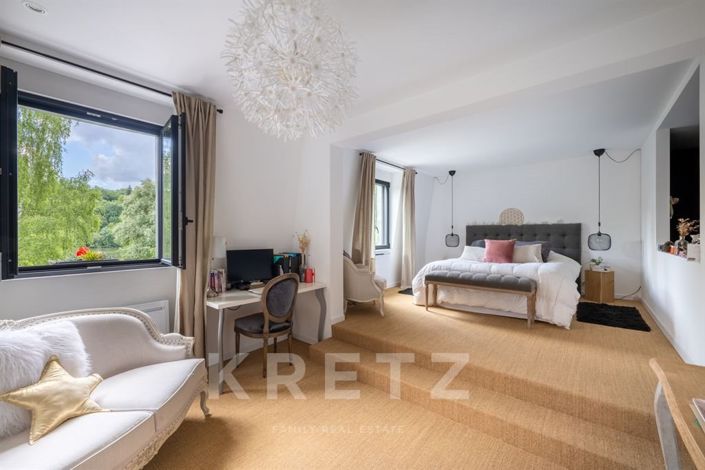 Image No.9-5 Bed House for sale