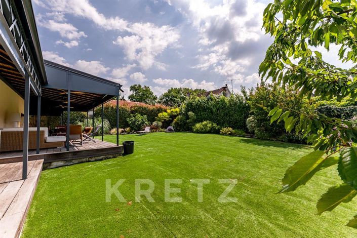 Image No.16-4 Bed House for sale