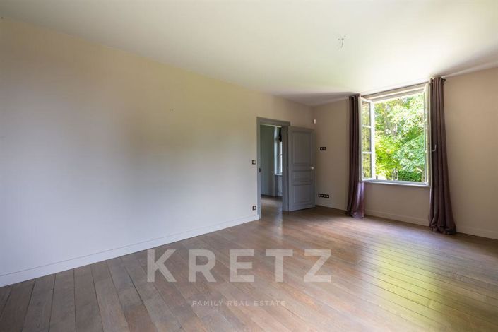 Image No.15-8 Bed House for sale