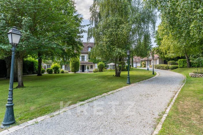 Image No.7-8 Bed House for sale