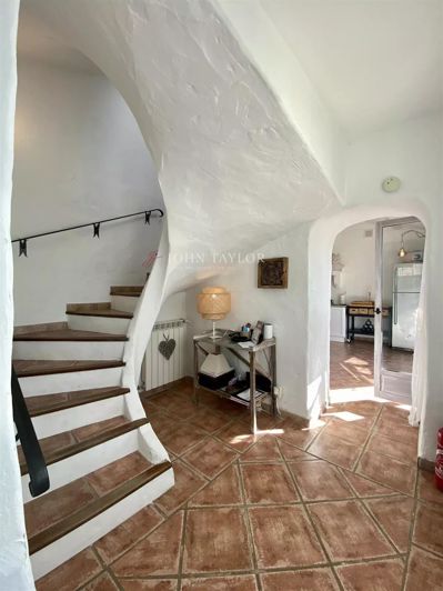 Image No.11-8 Bed House for sale