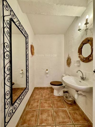 Image No.15-8 Bed House for sale