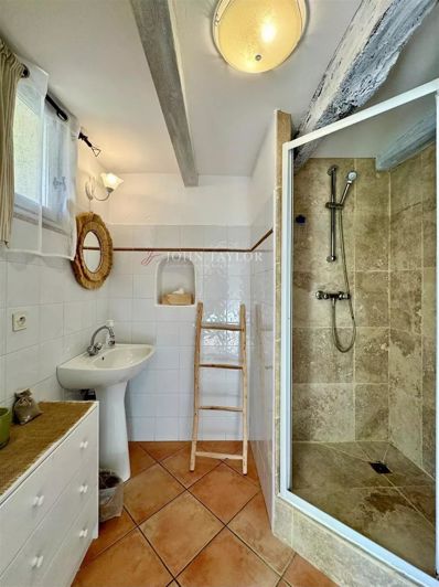 Image No.17-8 Bed House for sale