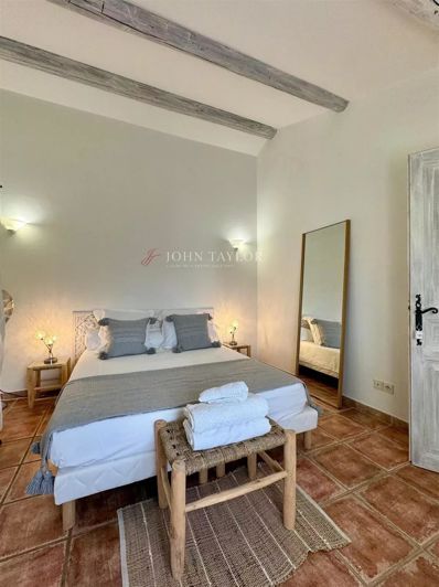 Image No.21-8 Bed House for sale