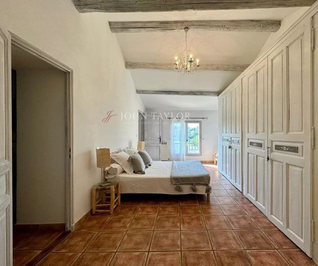 Image No.24-8 Bed House for sale