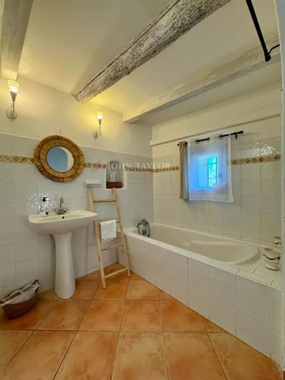 Image No.25-8 Bed House for sale