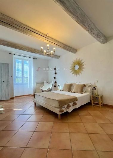 Image No.26-8 Bed House for sale