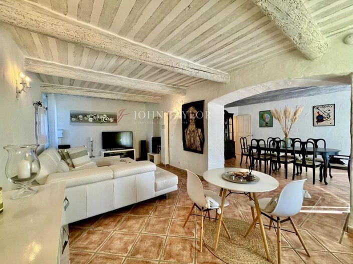 Image No.5-8 Bed House for sale