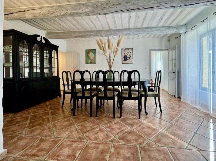 Image No.6-8 Bed House for sale