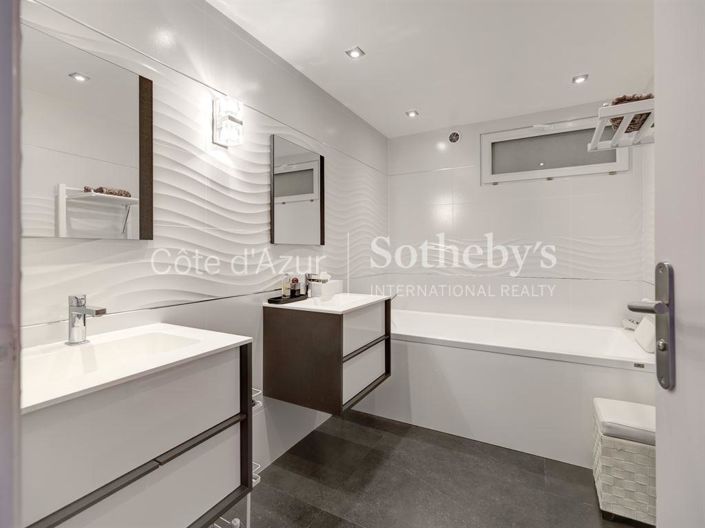 Image No.11-Propriété de 5 chambres à vendre à La Roquette-sur-Siagne