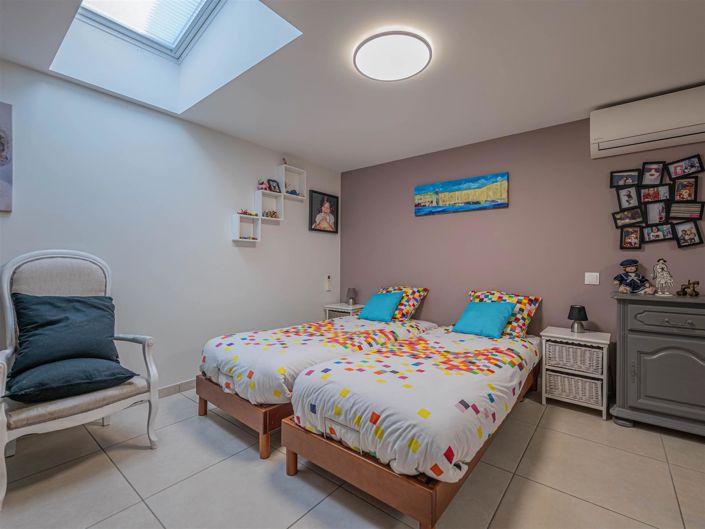 Image No.11-3 Bed House for sale