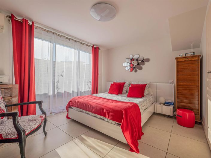 Image No.8-3 Bed House for sale