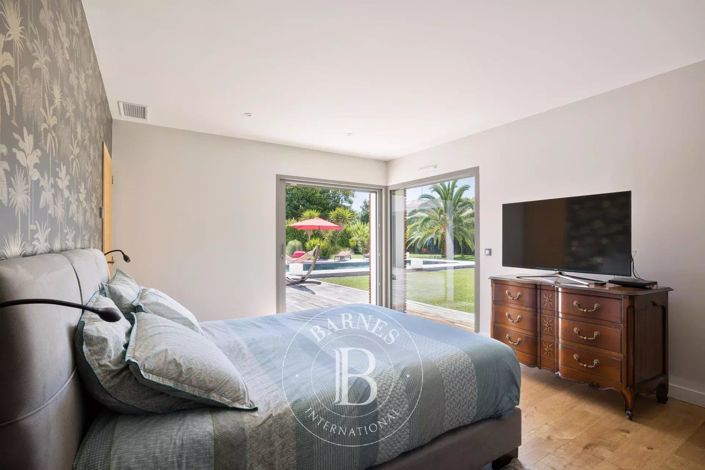 Image No.17-4 Bed House for sale