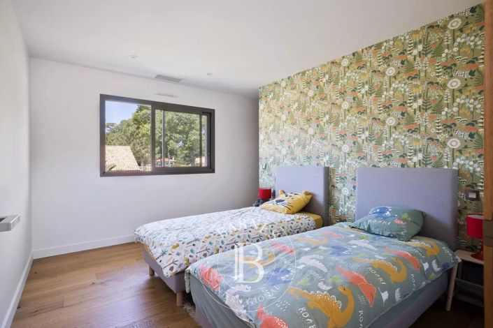 Image No.20-4 Bed House for sale