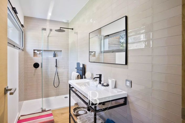 Image No.23-4 Bed House for sale