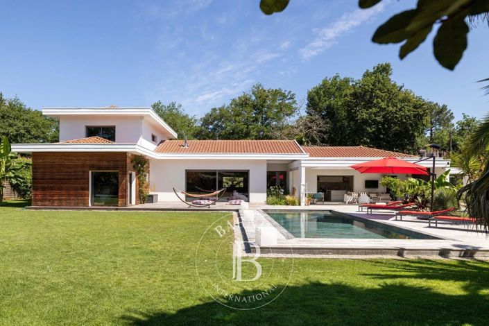 Image No.25-4 Bed House for sale