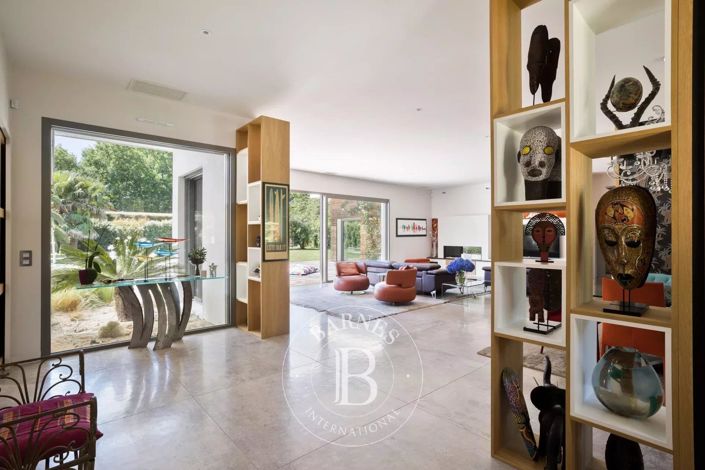 Image No.7-4 Bed House for sale