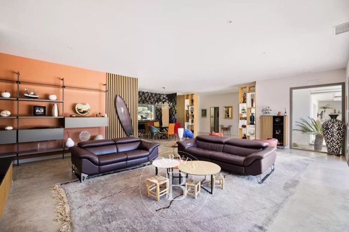 Image No.9-4 Bed House for sale