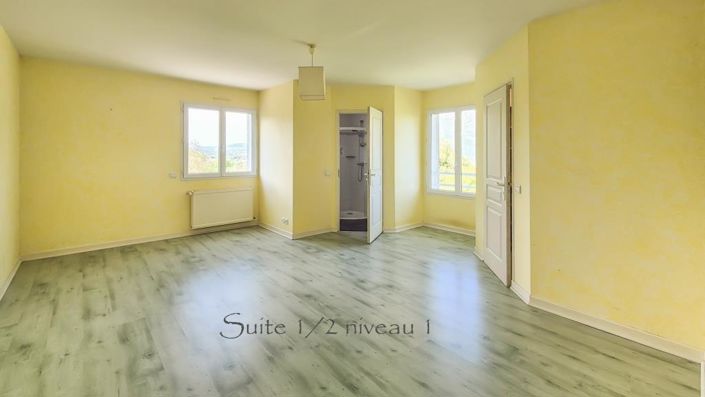 Image No.11-5 Bed House for sale