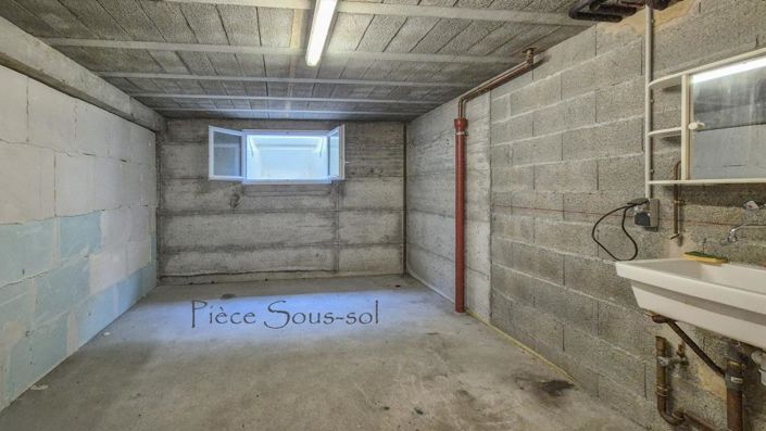 Image No.18-5 Bed House for sale