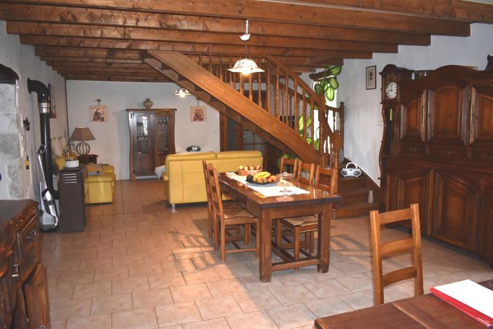 Image No.10-3 Bed House for sale