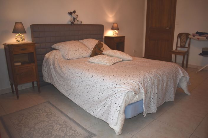 Image No.14-3 Bed House for sale