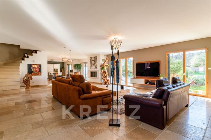 Image No.4-7 Bed House for sale