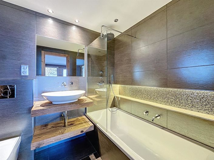 Image No.16-5 Bed House for sale