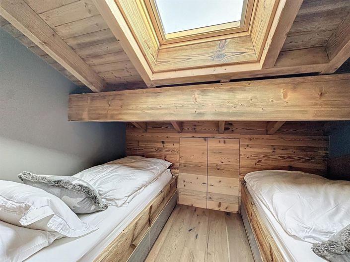 Image No.20-5 Bed House for sale