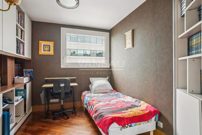 Image No.10-3 Bed Apartment for sale