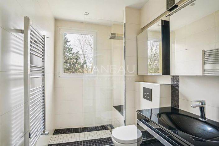 Image No.8-3 Bed Apartment for sale