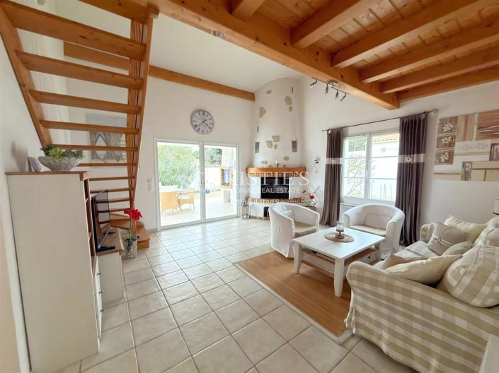 Image No.11-3 Bed House for sale